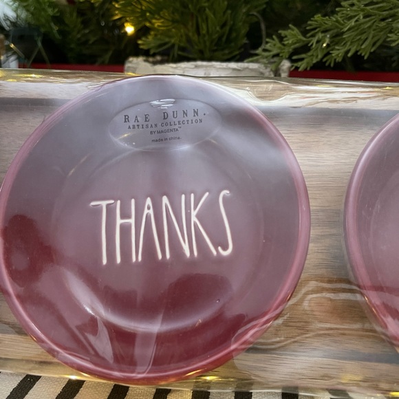 New in Box - Rae Dunn “GIVE, THANKS, LOVE” 4pc Tasting Bowl Set w/Wooden Tray - Picture 3 of 9